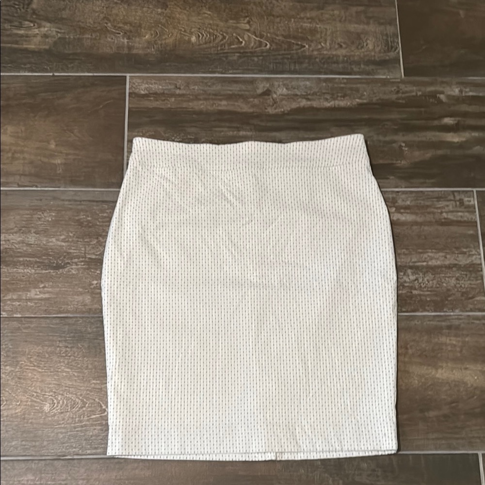 White House Black Market Cream Ribbed Pencil Skirt for Work